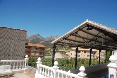 A Dach DSC_0945.JPG (102.22 KiB) 1616 mal betrachtet Vor dem Einsturz des Daches: Juni 2016