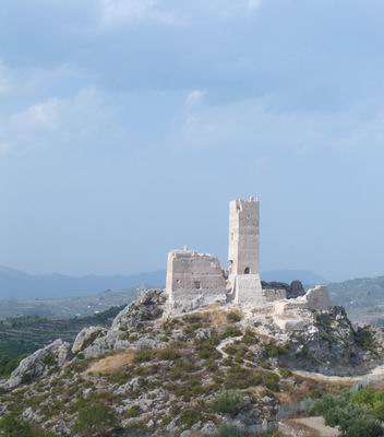 Penella, bevor die Burg restauriert (und verschandelt) wurde
