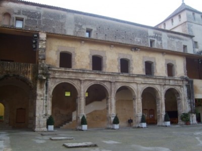 Palau Innenhof.jpg