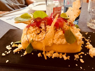 Brazo de gitano con ensaladilla rusa