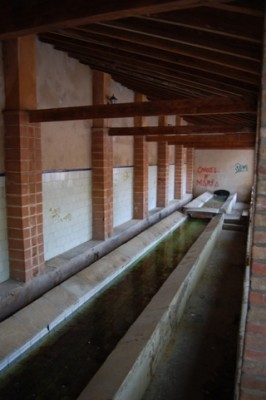 A-Cocentaina.JPG (127.88 KiB) 10796 mal betrachtet Mit Graffiti verschmiert wie hier in Cocentaina
