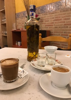 IMG_3102.JPG (99.35 KiB) 3145 mal betrachtet zum Abschluss Kaffee und Hierbas ohne Ende