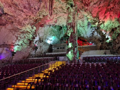 Auditorium.JPG (173.68 KiB) 4748 mal betrachtet Auditorium