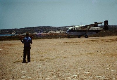 4332AB5B-C088-4C76-8AC2-63EEED364E99.jpeg (114.82 KiB) 9623 mal betrachtet Und noch ein Stückchen geradeaus - Airport AOK 1983