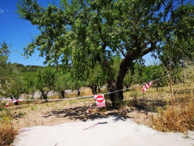 K640_Sperre 1.JPG (94.29 KiB) 3376 mal betrachtet Durchgang verboten