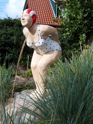 Skulptur Schwimmerin.jpg