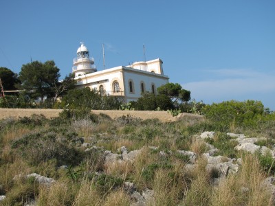 Leuchtturm mit Gebäude