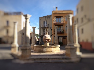 Der Muttergottesbrunnen - Fuente de la Mare de Déu und