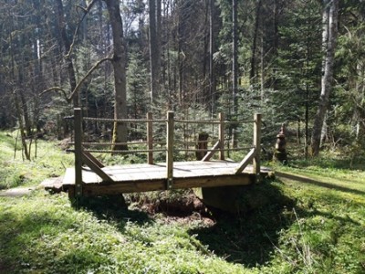 Wasser gibt's zwar im Moment wenig, aber die<br />Brücke ist trotzdem ein schönes Motiv :-)