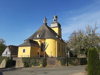 Sankt Sebastianus, die prächtige Pfarrkirche war leider verschlossen