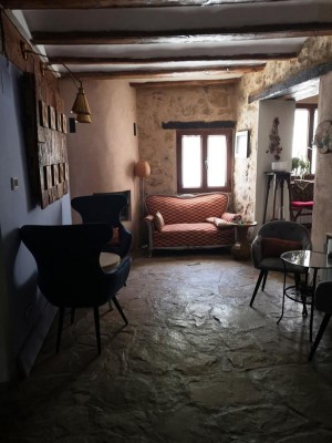 Rustikal, so wie wir es lieben.JPG (66.15 KiB) 4467 mal betrachtet Das Ambiente passte zu ihm und gefiel auch uns!