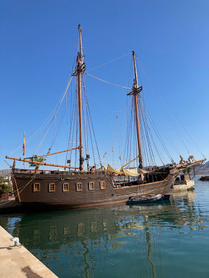 Das Piratenschiff dient zeitweise als Bar oder Eventschiff