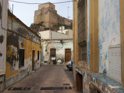 Im Viertel der Mauren und Gitanos unterhalb des Festungsmauer