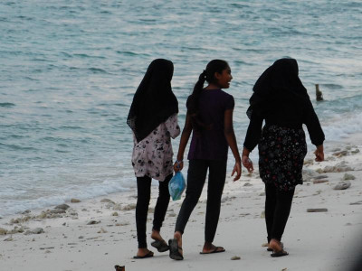 Junge Mädchen am Strand