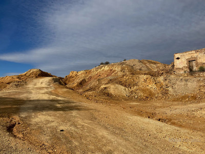 752AC30F-1E7F-45AF-908E-1414A82C9E65.jpeg (199.92 KiB) 4747 mal betrachtet Was mag uns wohl hinter der Kuppe erwarten?