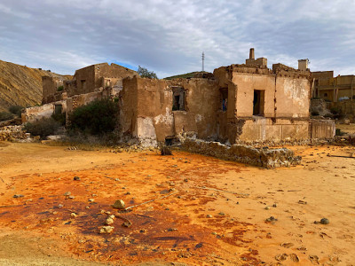 EFB7FA0B-A556-448B-A946-D9E186C2156E.jpeg (194.44 KiB) 4686 mal betrachtet Also - gesund riecht das hier nicht