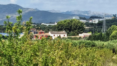 5. bekannte Gebäude am Kreisel nach Teulada an der N-332.JPG (138.44 KiB) 3607 mal betrachtet In der Ferne erkennt man die Gebäude an der N-332