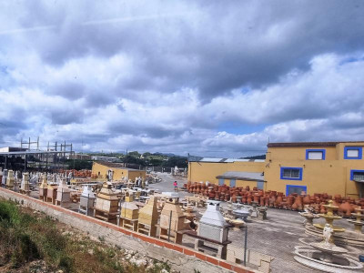 7 und an der bekannten Keramikhandlung am Anfang.JPG (81.7 KiB) 3008 mal betrachtet und der großen Keramikhandlung "Cerámicas y Decoración Los Almendros" am Anfang der Schlucht zwischen Teulada und Gata de Gorgos