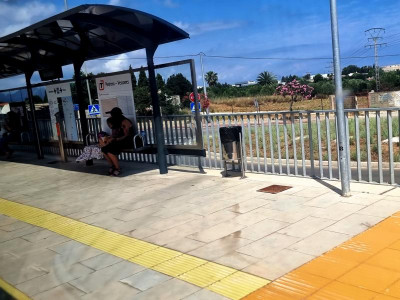 16 Haltestelle Pedrera-Vessanes.JPG (85.65 KiB) 4020 mal betrachtet Wir kommen zur Haltestelle Pedrera-Vessanes (Dénia)