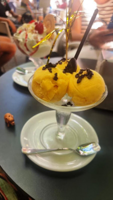 25 Endlich eins meiner Lieblinges-Eise - Mandarine.JPG (65.62 KiB) 2318 mal betrachtet Nach der "langen" Fahrt wird es Zeit für ein Päuschen. In einem Eiscafé finde ich eine meiner Lieblingseissorten: Mandarine!!!!