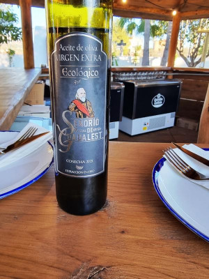 Dazu ein Olivenöl virgen extra aus der Region, wenn auch schon aus dem Jahr 2021.JPG (85.62 KiB) 3116 mal betrachtet Dazu ein Olivenöl "virgen extra ecologico" aus<br />der Region (leider nicht mehr soooo frisch