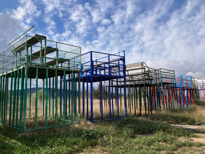 IMG_2024-03-21-182529.jpeg (180.54 KiB) 4365 mal betrachtet Wie kommt man nur hoch auf die Bänke?