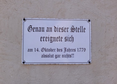 Schild - Genau an dieser Stelle.jpg