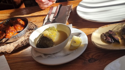 Albóndigas con Salsa de Tomate - 7,90 €<br />Pelota de Puchero - 5,30 €,<br />Hígado Confitado - 6,30 €