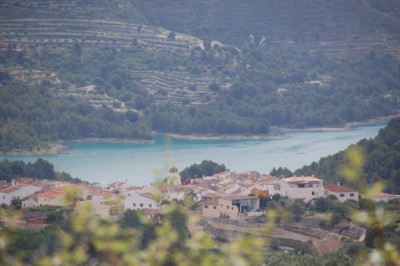 Bienvenida am 09.06.2010.JPG (256.5 KiB) 7092 mal betrachtet und von derselben Stelle 9 Monate später nach einem regenreichen Winter am 09.06.2010.