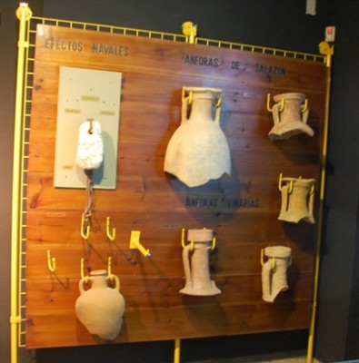 Amphoren-Sammlungen im Archäologischen Museum (Casa de la Cultura)<br />Foto © Oliva B. / Elke