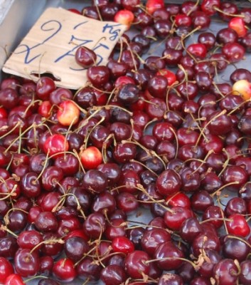 Kirschen 2,75.JPG (222.46 KiB) 6145 mal betrachtet 2,75 €/kg
