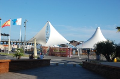 Oktoberfest.JPG (121 KiB) 3332 mal betrachtet Oktoberfestzelt im Hafen von Alicante