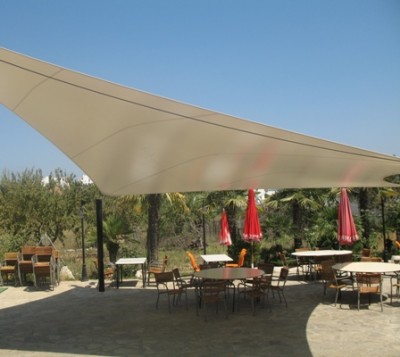 13 unterm Sonnensegel.jpg (79.32 KiB) 4073 mal betrachtet Unter dem großen Sonnensegel.