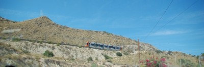 Einsam und Bahn.JPG (128.11 KiB) 2704 mal betrachtet Zwischen ALicante und Villajoyosa: In unmittelbarer Nähe der Strände fährt die Bahn.