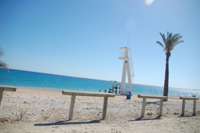 Einsam 15.15 Uhr.JPG (100.99 KiB) 2704 mal betrachtet - abgetrennt davon der "normale" Badestrand