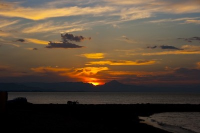 Sonnenuntergang.jpg (52.26 KiB) 39928 mal betrachtet ...wenn die Sonne hinter den Bergen versinkt... Almadrava-Strand Blickrichtung Oliva