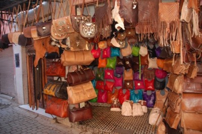 Farbenfrohe Ledertaschen,