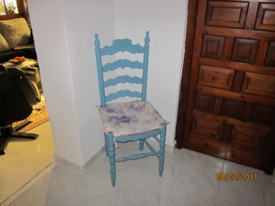 Von beiden Stuhlarten habe ich 6 Stück als Eßzimmermöbel, die auch genutzt werden und auch die passenden Tische.