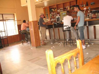 Bar.JPG (41.94 KiB) 6053 mal betrachtet Dorfbar in der Extremadura